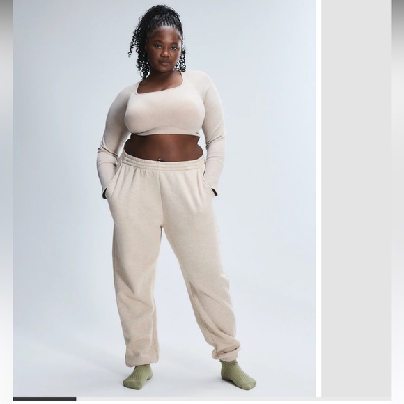 Unisex Savage X Fenty Tan Fleece Sweatpants - Picture 3 of 15